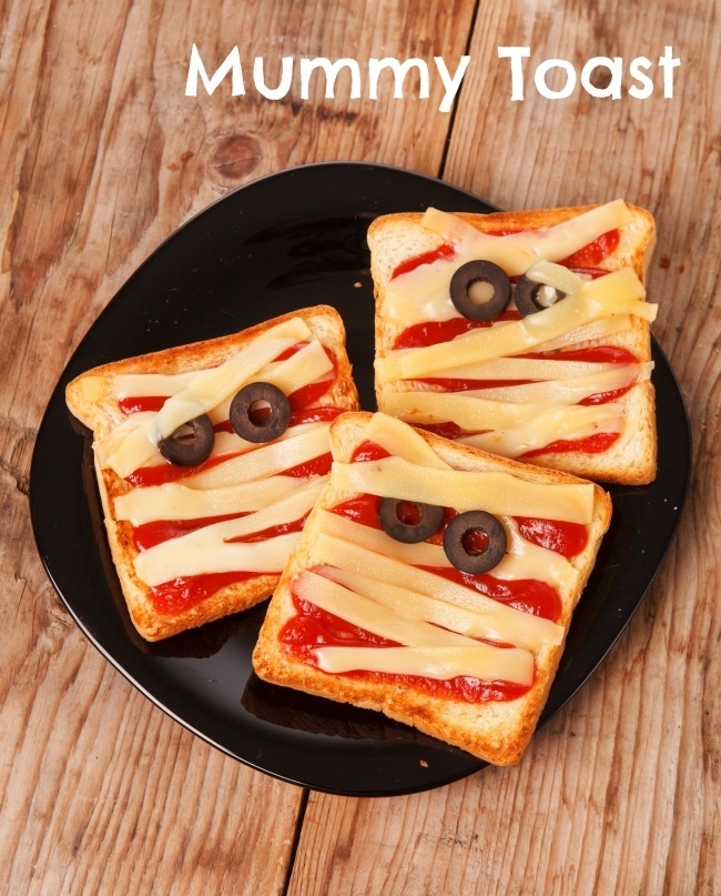 healthy-halloween-party-food-mummy-toast-snacks-33