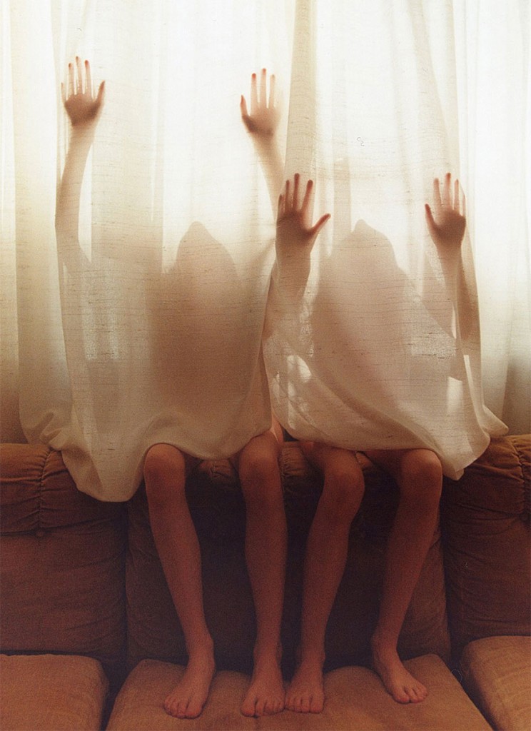 identical-twins-erna-hrefna-photography-iceland-ariko-inaoka-14