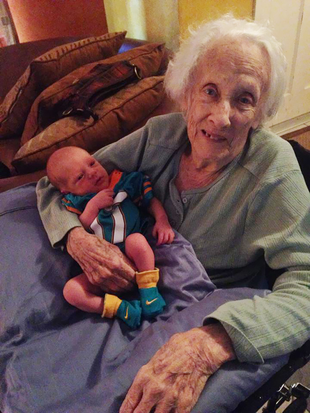 newborn-baby-girl-meets-grandma-101-year-difference-rosa-camfield-10
