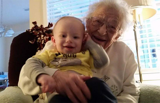newborn-baby-girl-meets-grandma-101-year-difference-rosa-camfield-9