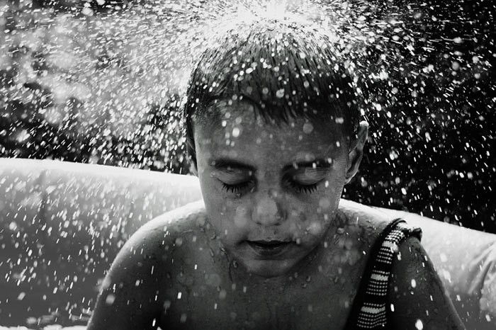 black-and-white-photography-childhood-joy-felicia-simon-4