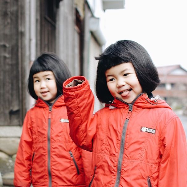 childhood-twin-sisters-family-pictures-sunmoooon-akira-oozawa-07__605