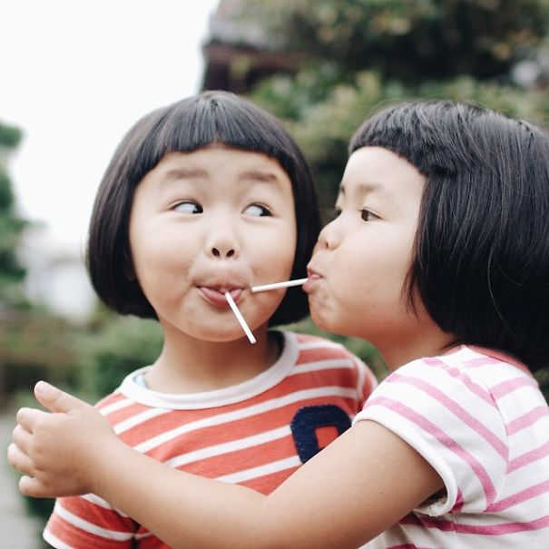 childhood-twin-sisters-family-pictures-sunmoooon-akira-oozawa-18__605
