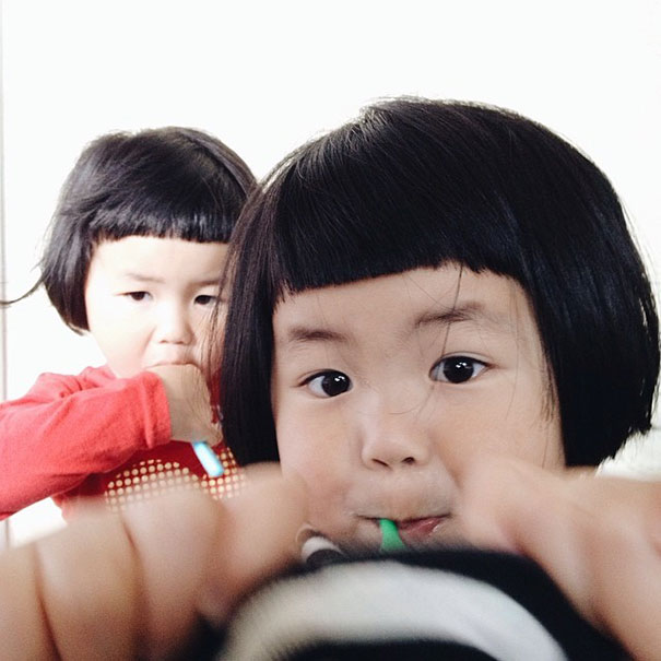 childhood-twin-sisters-family-pictures-sunmoooon-akira-oozawa-7