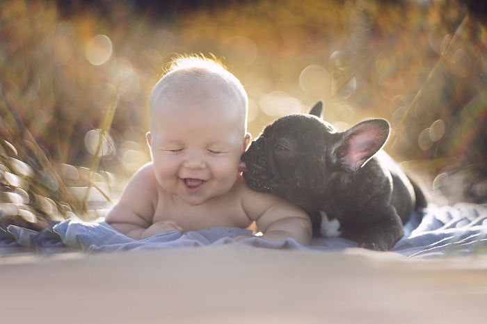 kids-with-dogs-109__700