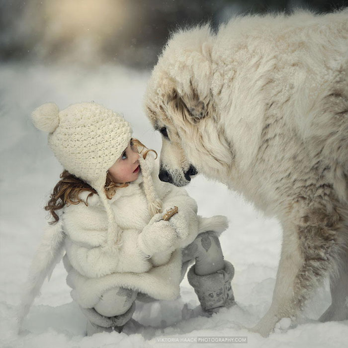 kids-with-dogs-64__700