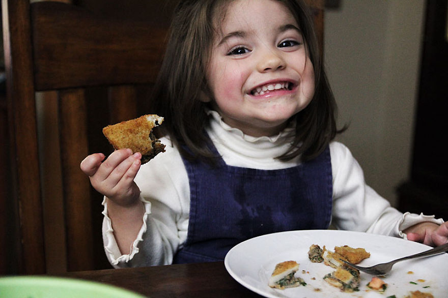 I-fed-my-little-girl-a-meal-from-195-countries-it-was-bonkers-cute21__880