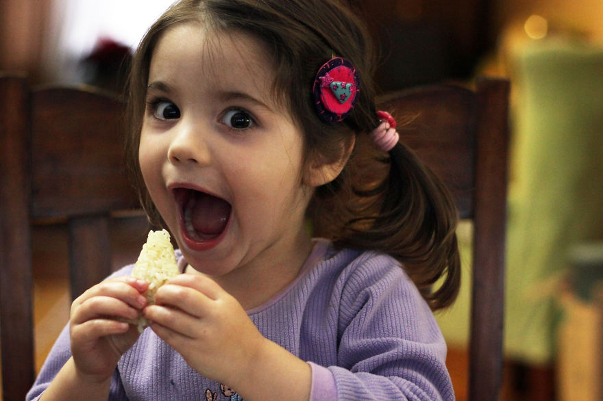 I-fed-my-little-girl-a-meal-from-195-countries-it-was-bonkers-cute3__880