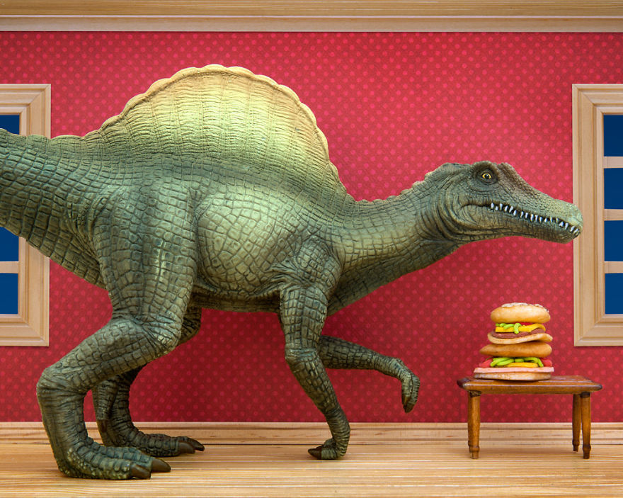i-teach-my-daughter-photography-by-creating-domestic-dinosaur-scenes-10__880