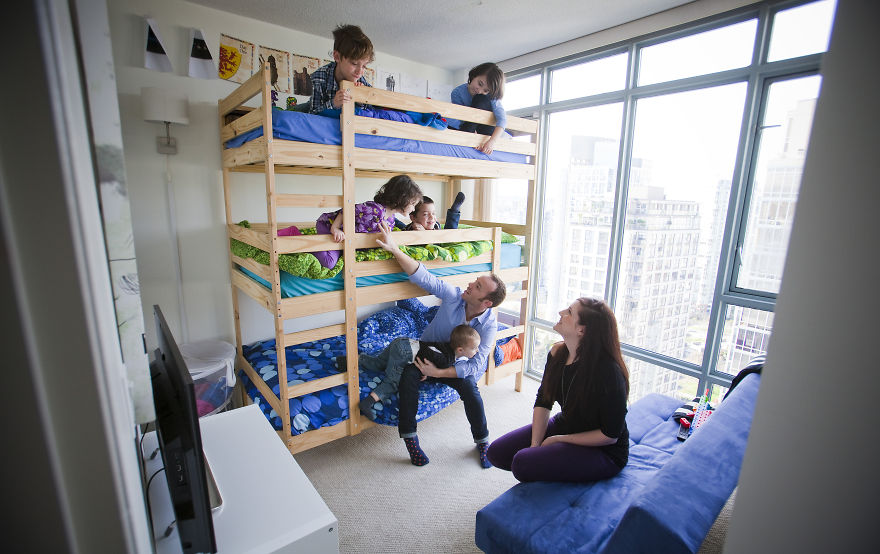 my-family-of-7-lives-in-a-1000-square-foot-downtown-condo-2__880