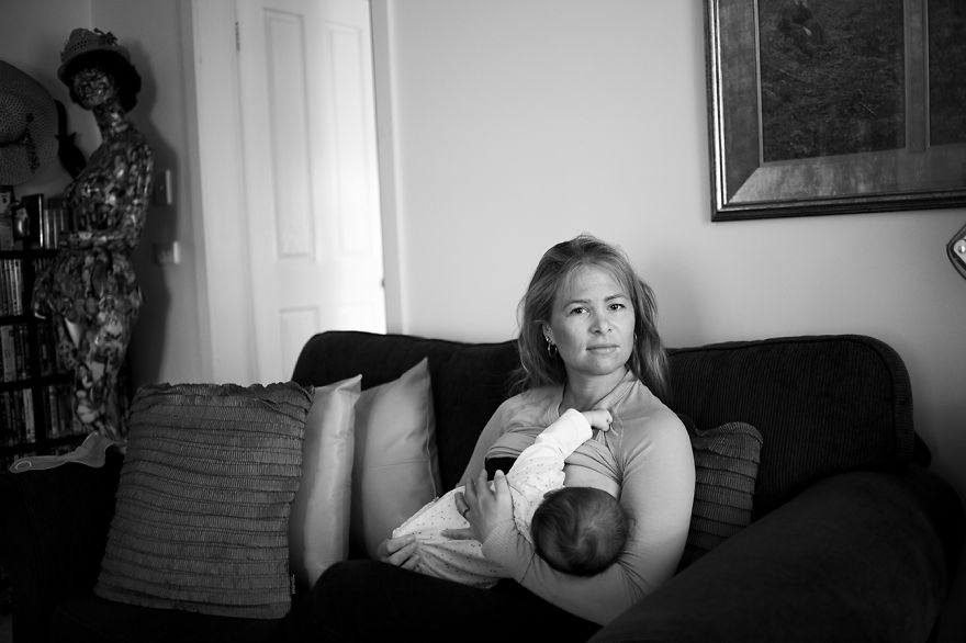 tired-of-staged-breastfeeding-photos-i-started-shooting-it-in-all-its-beautiful-messiness-13__880