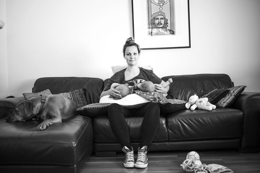 tired-of-staged-breastfeeding-photos-i-started-shooting-it-in-all-its-beautiful-messiness-15__880