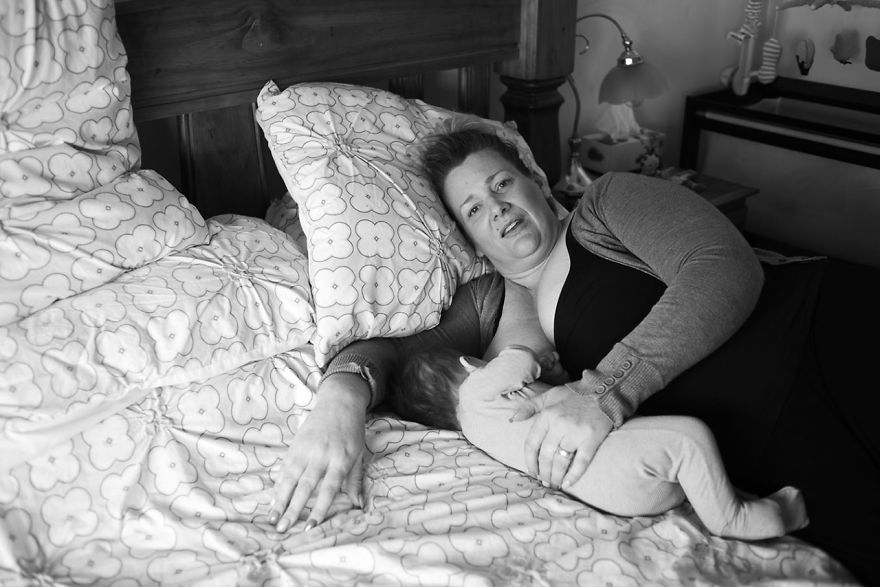 tired-of-staged-breastfeeding-photos-i-started-shooting-it-in-all-its-beautiful-messiness-18__880