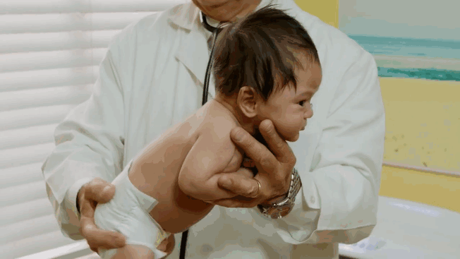 calm-baby-shake-booty-video-pediatrician-robert-hamilton-6