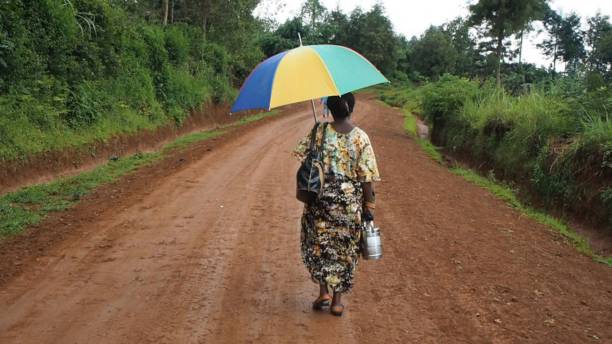 pregnant-woman-from-congo-walks-27-km-in-5-hours-just-to-get-to-her-nearest-clinic-5__880
