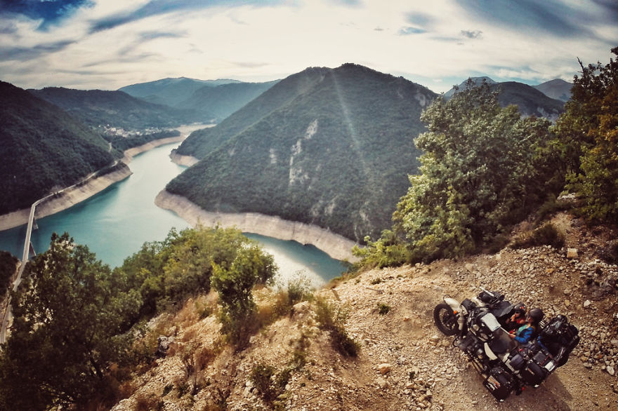 we-wanted-to-show-the-world-to-our-4-year-old-so-we-went-on-a-28-000km-trip-around-europe-36__880