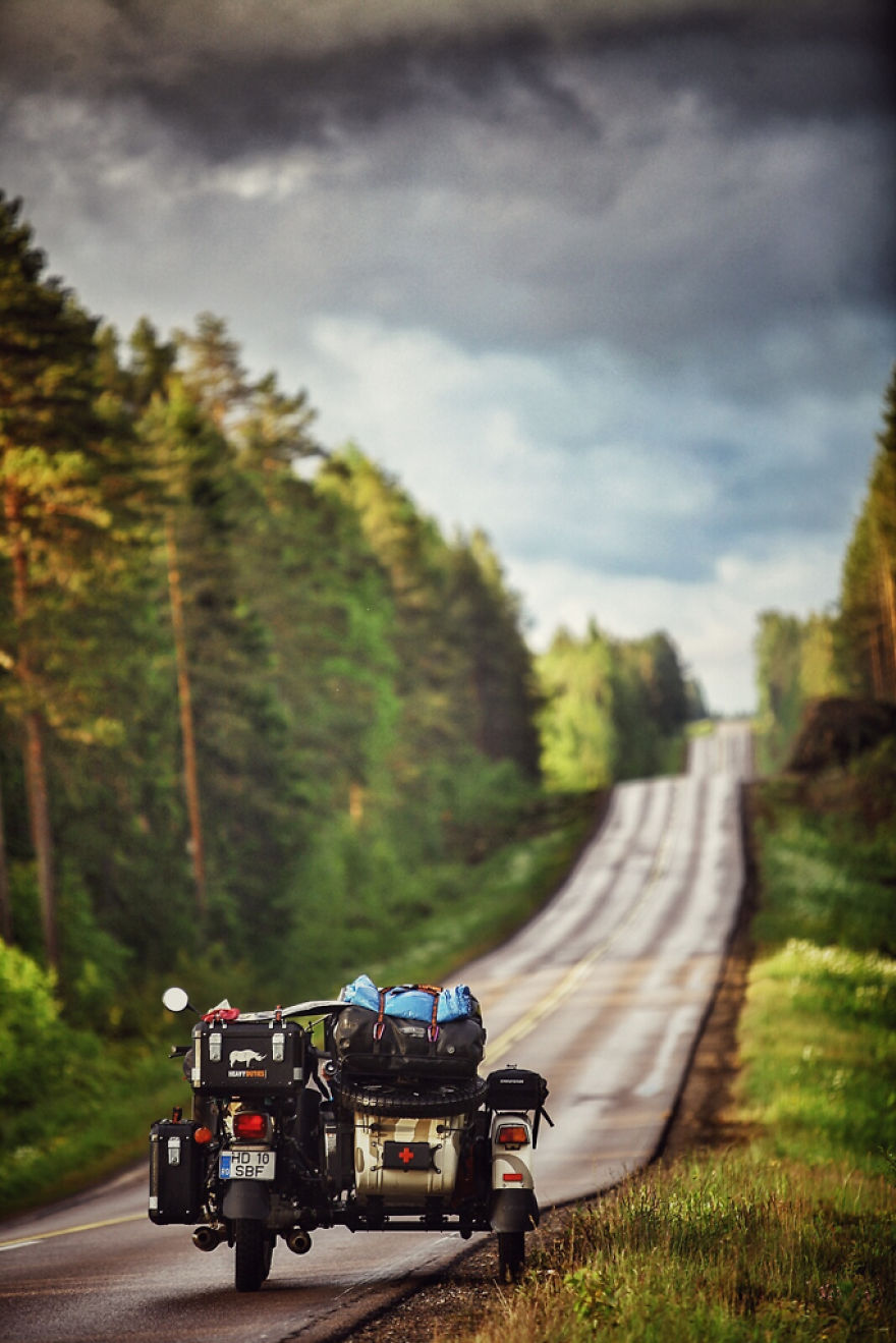 we-wanted-to-show-the-world-to-our-4-year-old-so-we-went-on-a-28-000km-trip-around-europe-8__880